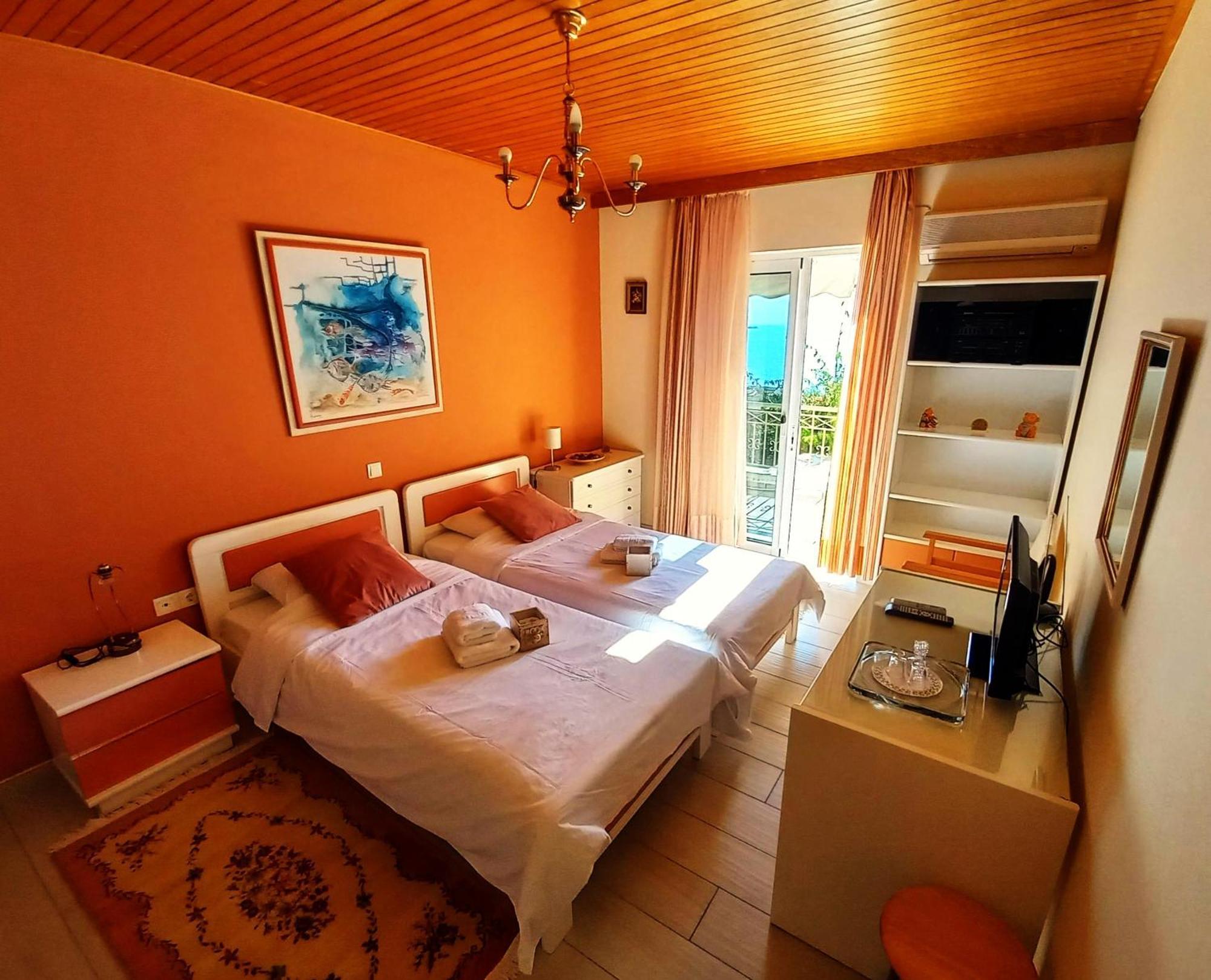 Villa "Eva" - Entire Beachfront Holiday Home - 4S Agia Marina  Exteriör bild
