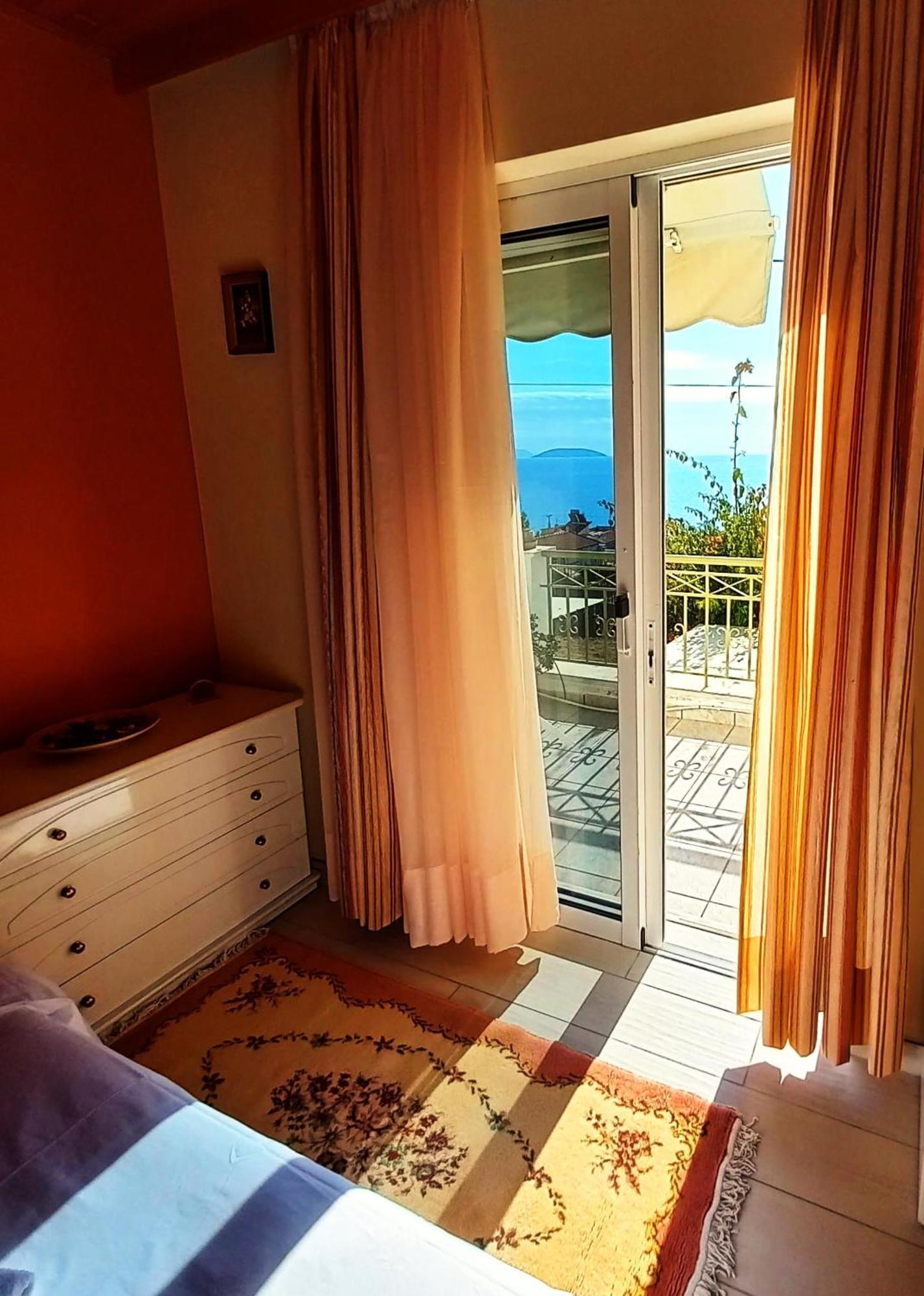 Villa "Eva" - Entire Beachfront Holiday Home - 4S Agia Marina  Exteriör bild